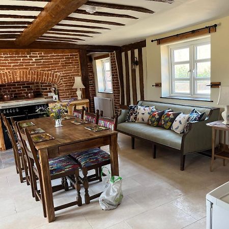 A Newly Renovated, Cosy Escape In The Beautiful Shepherd'S Cottage Dereham Екстер'єр фото