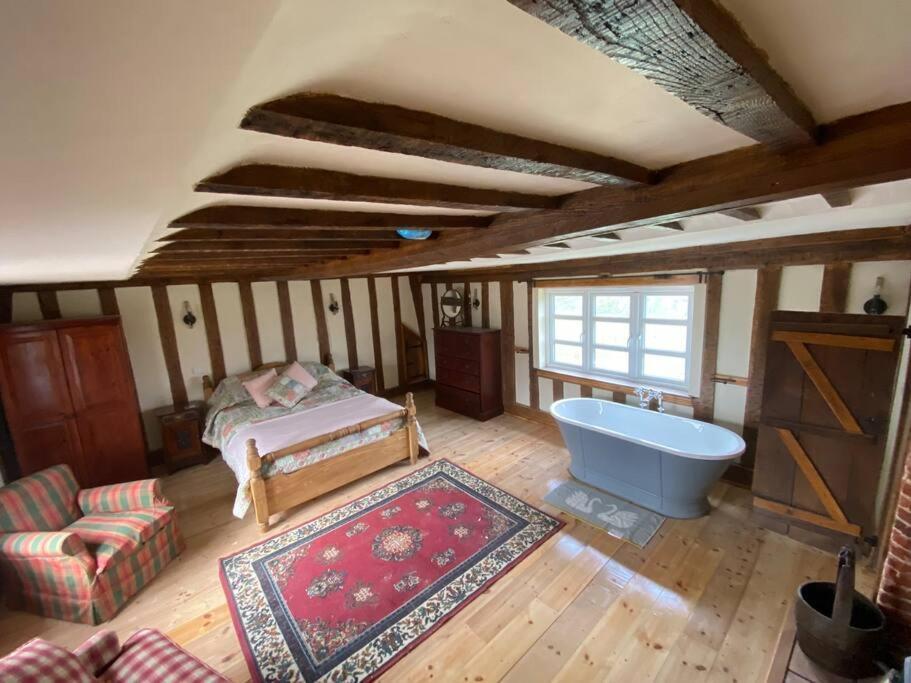 A Newly Renovated, Cosy Escape In The Beautiful Shepherd'S Cottage Dereham Екстер'єр фото
