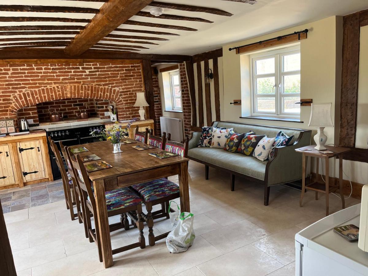 A Newly Renovated, Cosy Escape In The Beautiful Shepherd'S Cottage Dereham Екстер'єр фото